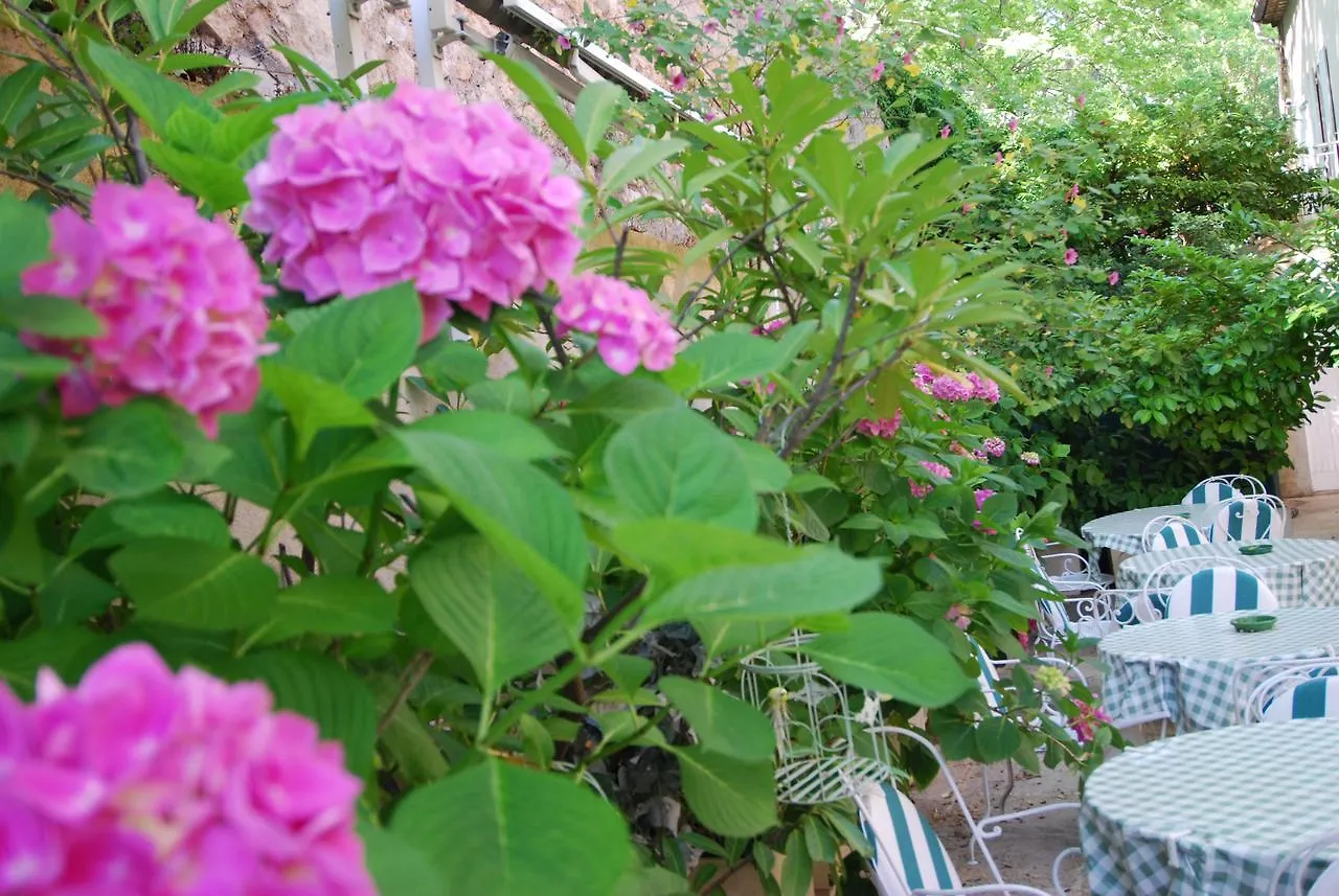 Hotel Le Prieure Aix-en-Provence 2*,  France